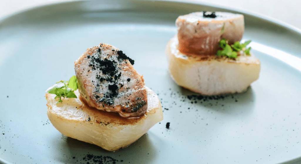 Dining Amidst Scenic Splendor: Savoring Fine Cuisine in Quito