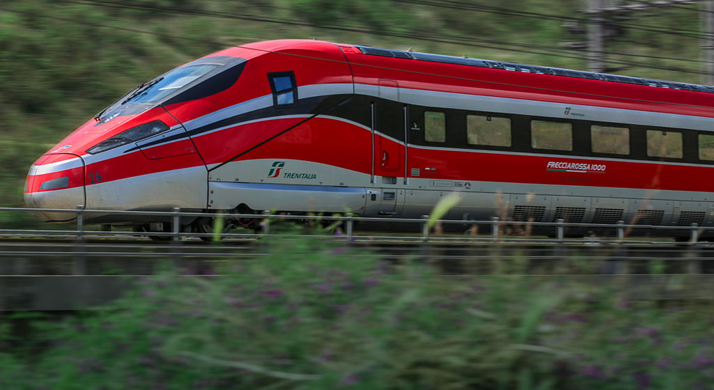 How to Get to Florence from Within Italy? A Detailed Comparison: High-Speed Train vs. Air Travel